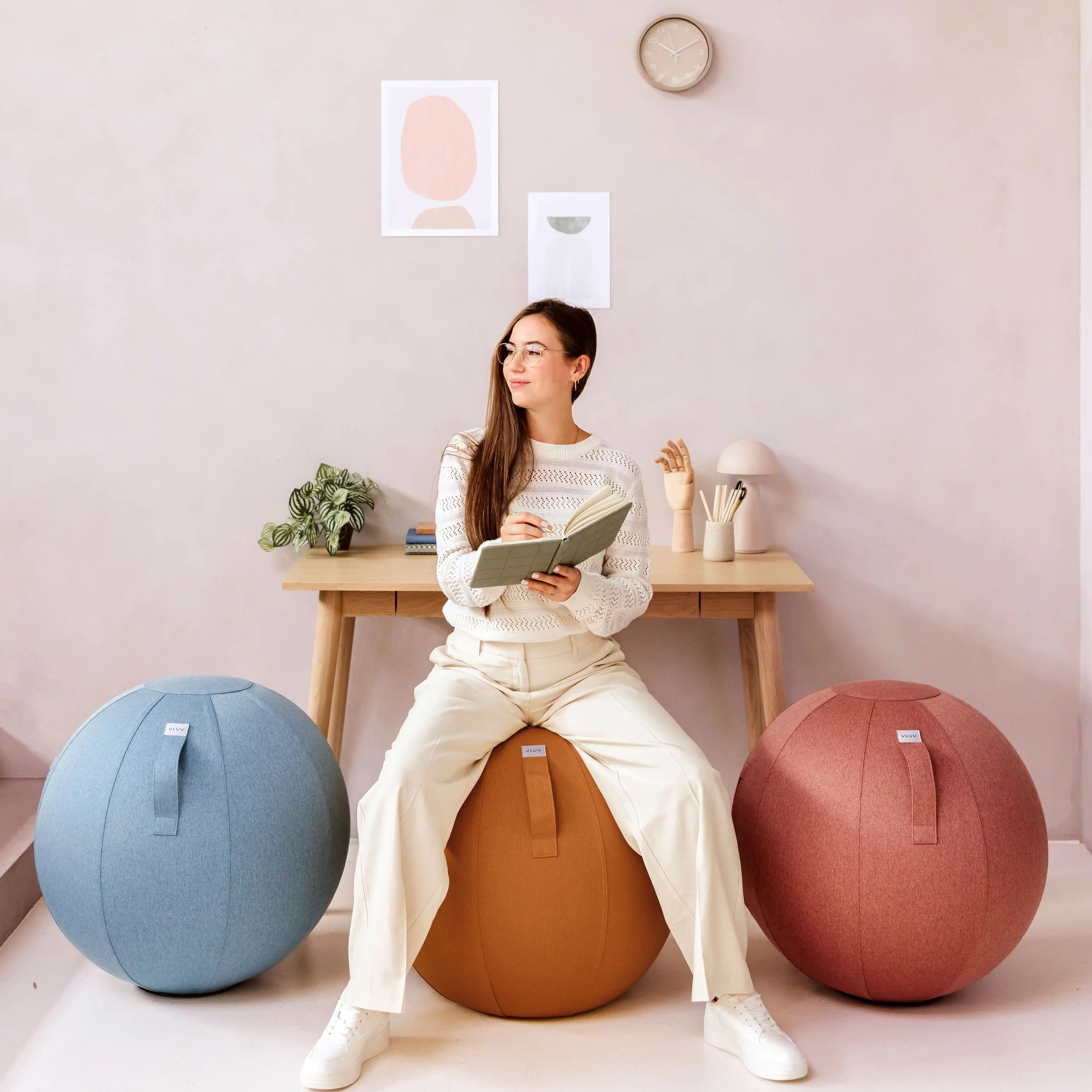 BOL LEIV sitting ball