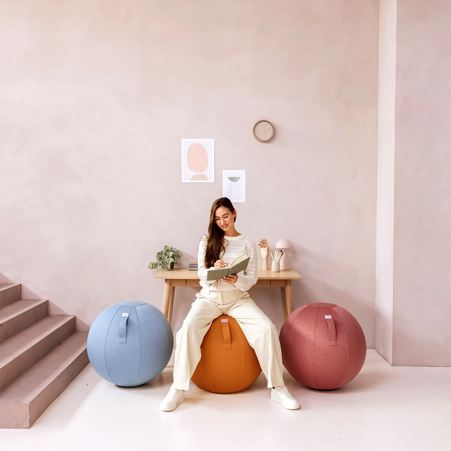 BOL LEIV sitting ball